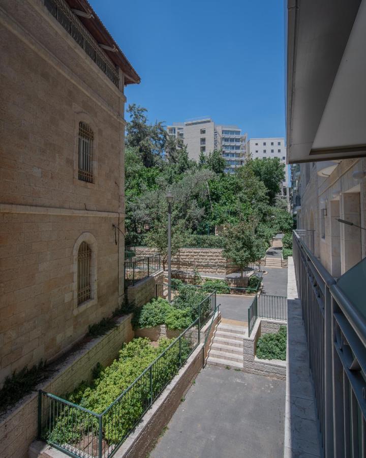 Harav Kuk Modern Apartment By Nimizz Jerusalem Exterior photo