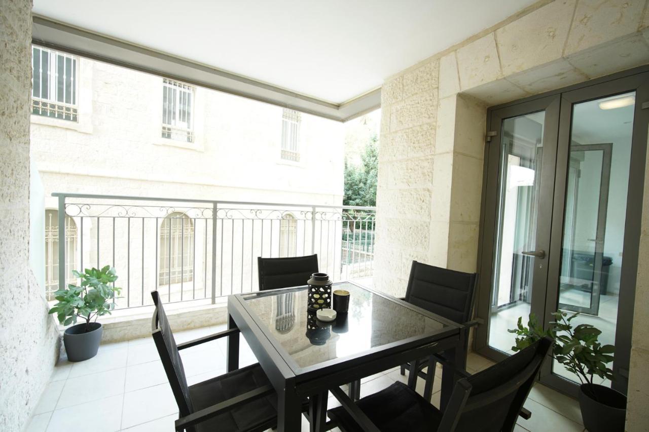 Harav Kuk Modern Apartment By Nimizz Jerusalem Exterior photo