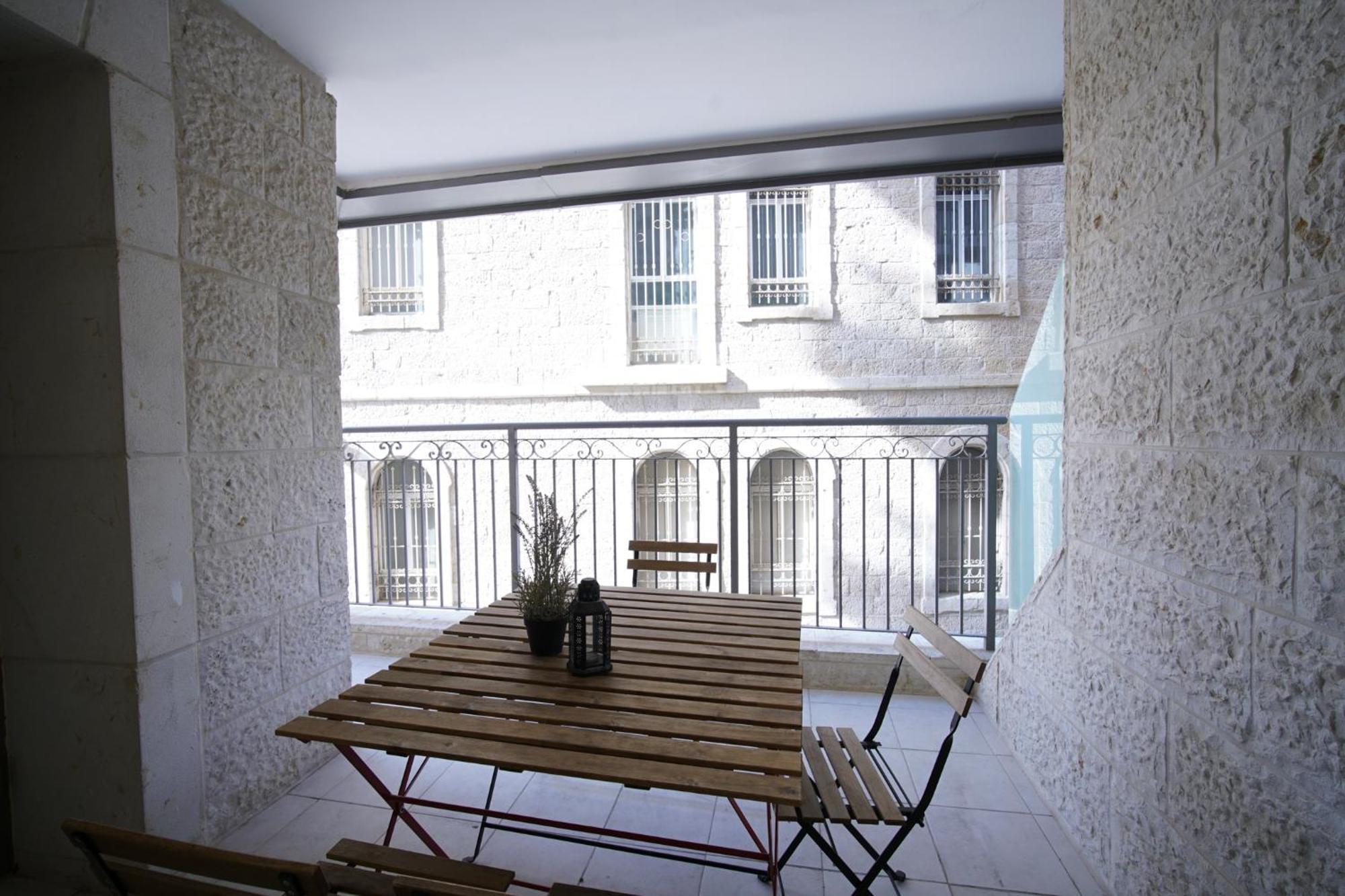 Harav Kuk Modern Apartment By Nimizz Jerusalem Exterior photo